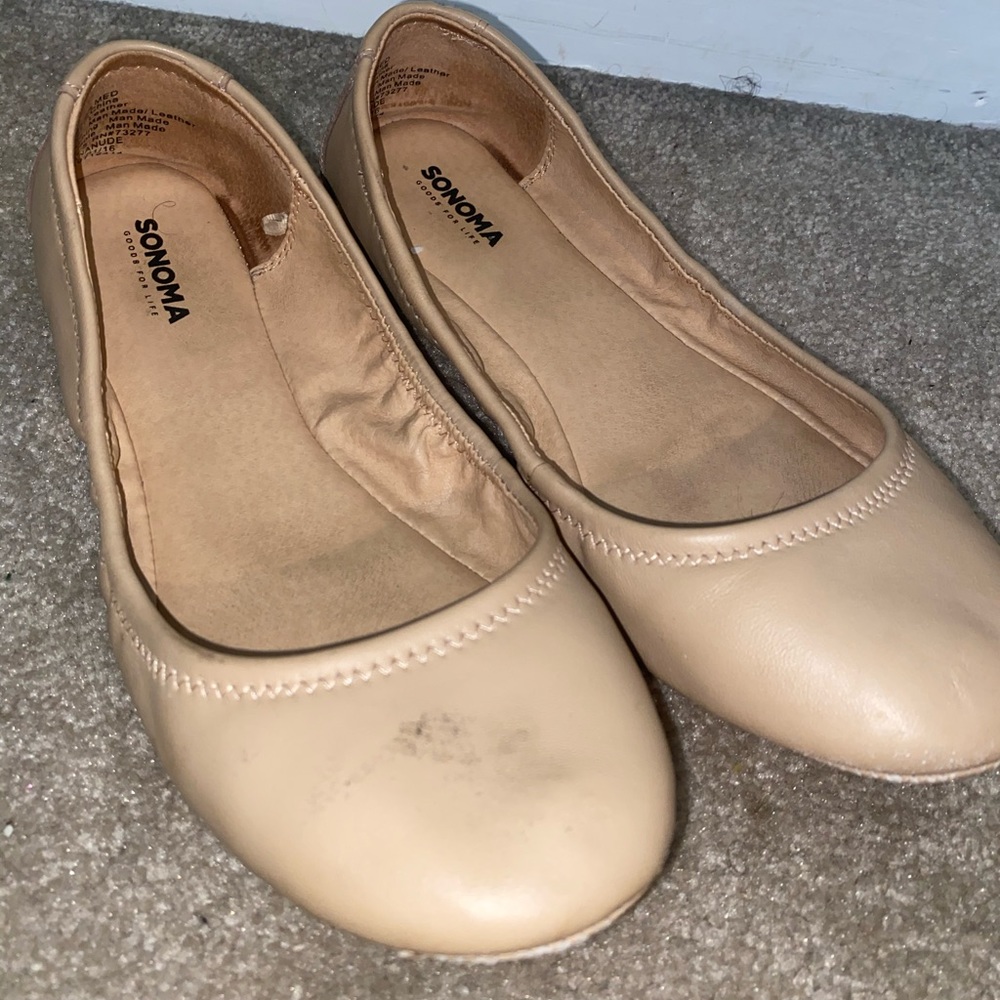 Tan flats